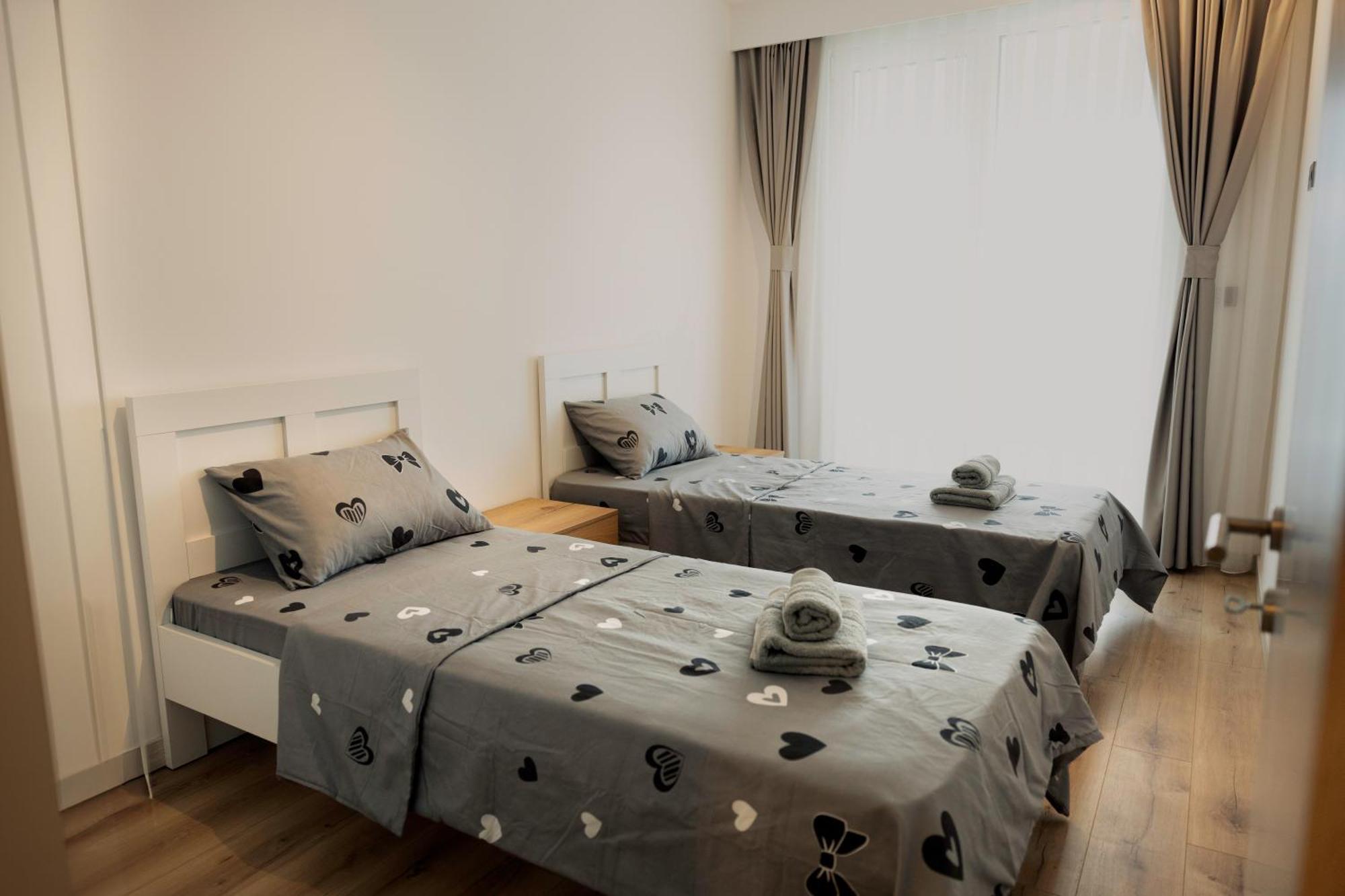 33Rd Floor Twin Apartments In Cevahir Sky City Complex With Pool, Spa, Fitness And Parking Included In Price Skopje Ngoại thất bức ảnh