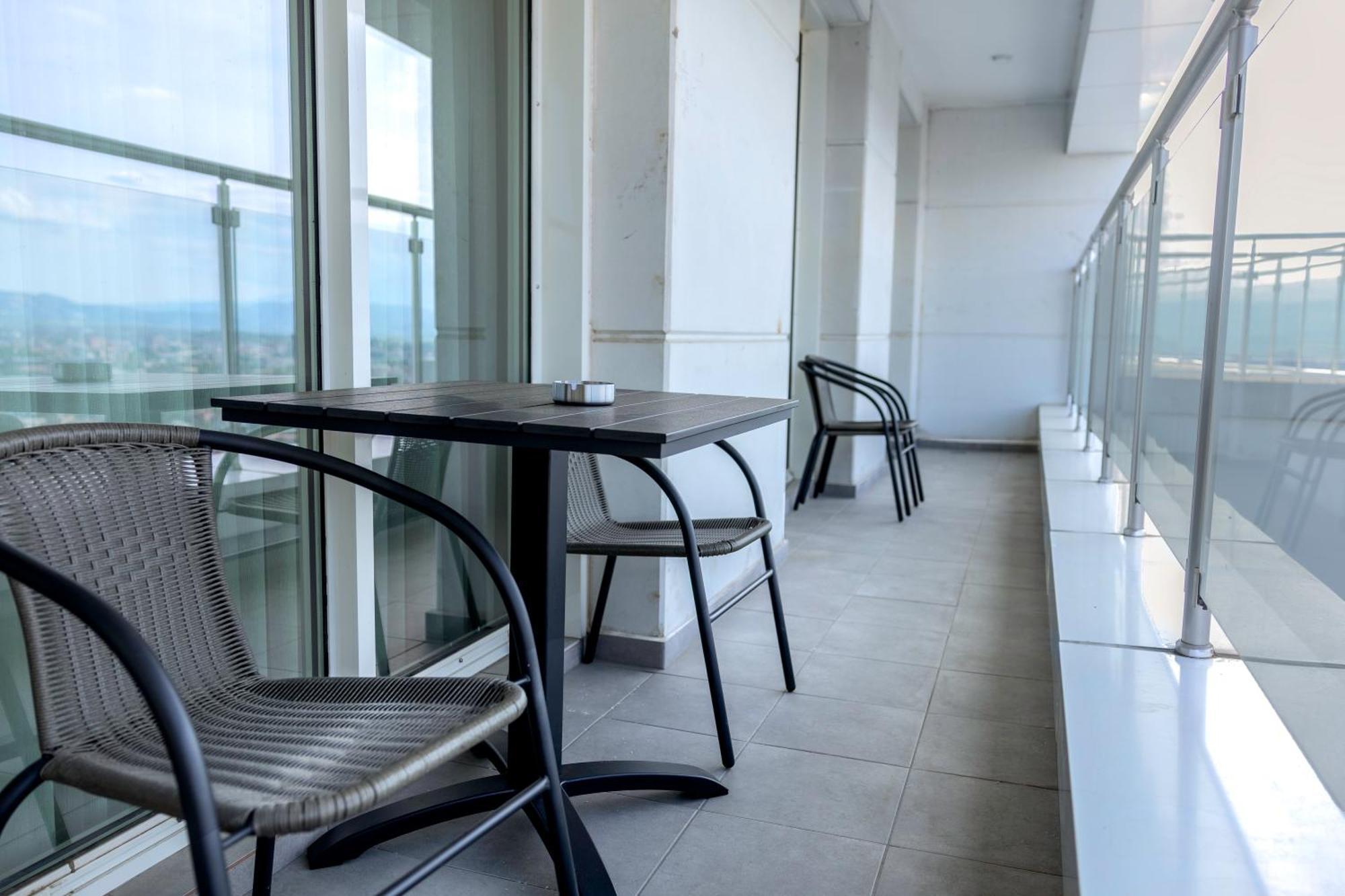 33Rd Floor Twin Apartments In Cevahir Sky City Complex With Pool, Spa, Fitness And Parking Included In Price Skopje Ngoại thất bức ảnh